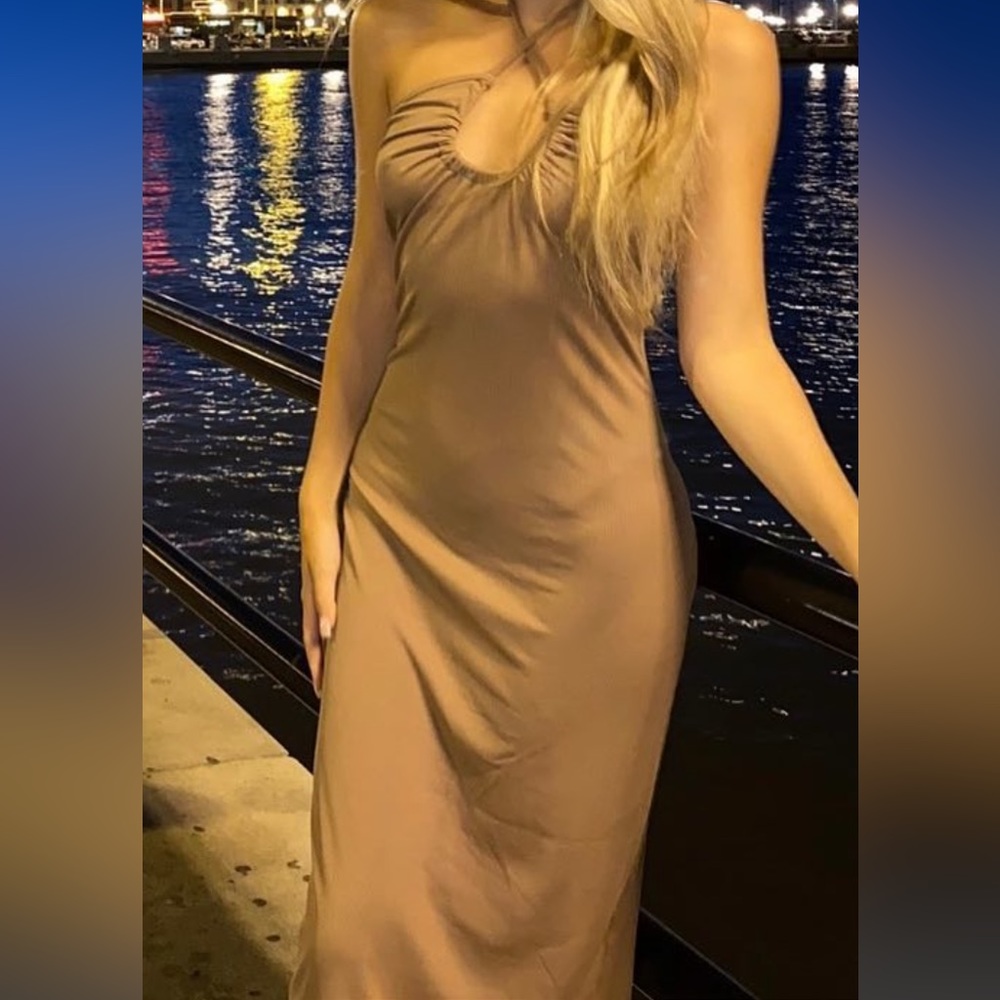Criss cross neck maxi dress